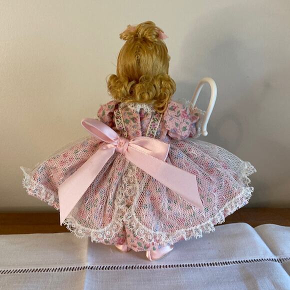 Vintage 90s Madame Alexander 8" Mary Had a Little Lamb #11610 (1997) EUC - Picture 3 of 6